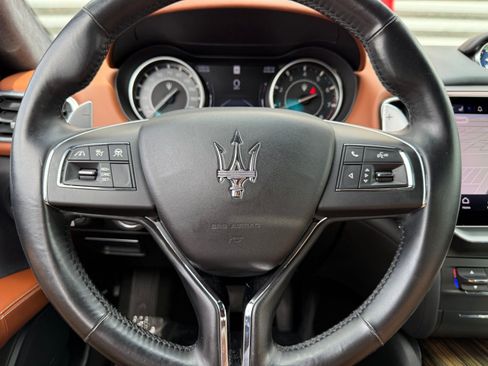 Used 2021 Maserati Ghibli S GranLusso RWD image 33