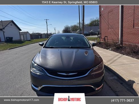 Used 2015 Chrysler 200 Limited w/ Convenience Group FWD image 9