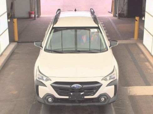Used 2023 Subaru Outback Premium AWD/4WD image 2