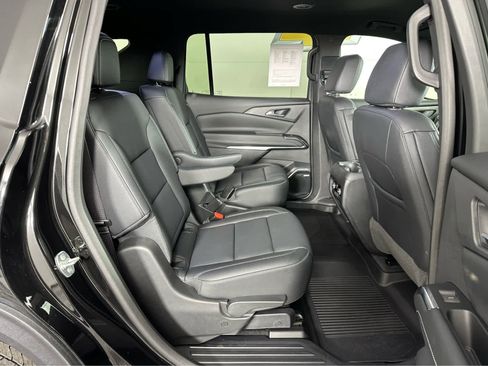 Used 2024 Chevrolet Traverse LT w/ Enhanced Driving Package image 21