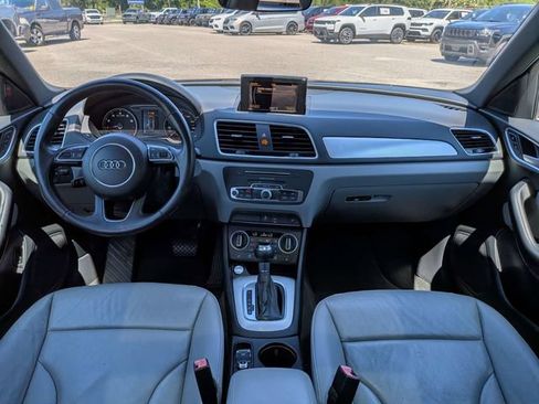 Used 2018 Audi Q3 2.0T Premium Plus w/ Premium Plus Package FWD image 16