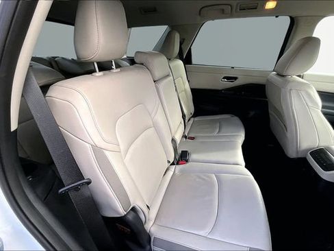 Used 2023 Nissan Pathfinder SL image 17