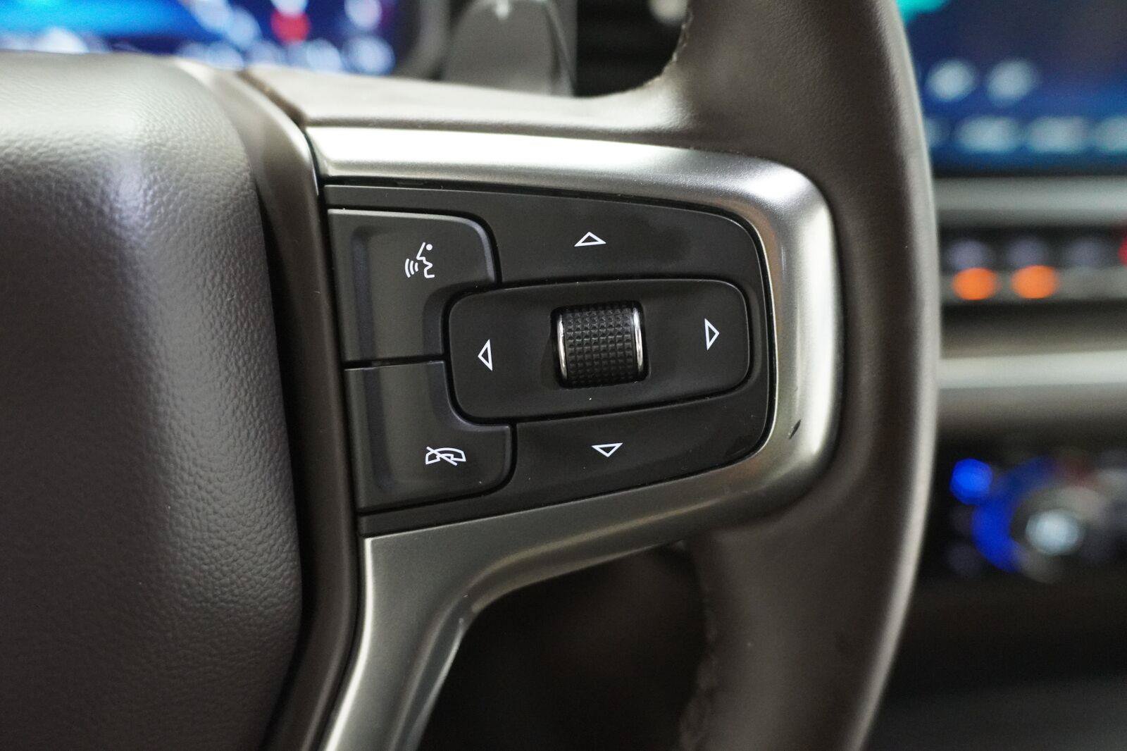 Used 2024 Chevrolet Silverado 1500 LTZ w/ Technology Package RWD image 11
