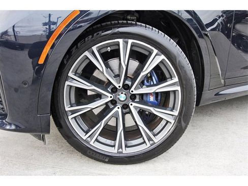 Used 2022 BMW X7 M50i w/ Luxury Seating Package image 33
