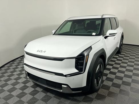 New 2026 Kia EV9 Wind AWD/4WD image 7