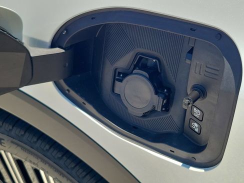 New 2026 Nissan Leaf Platinum+ FWD image 7