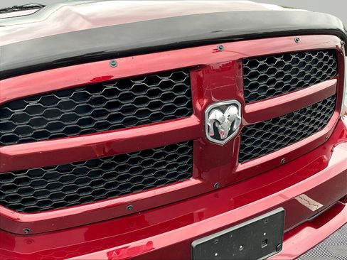 Used 2017 RAM 1500 Express RWD image 34