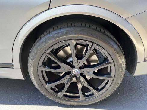 Used 2023 BMW X7 M60i image 49