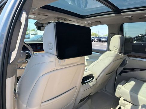 Used 2025 Cadillac Escalade Sport Platinum w/ LPO, ONYX Package AWD/4WD image 10