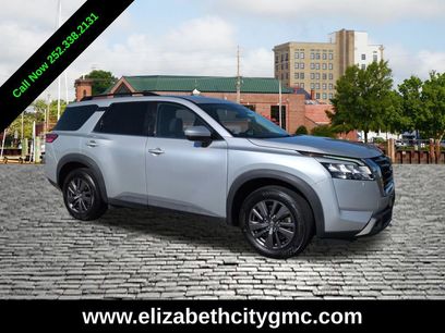 Used 2022 Nissan Pathfinder SV