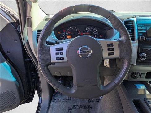 Used 2013 Nissan Frontier SV image 19