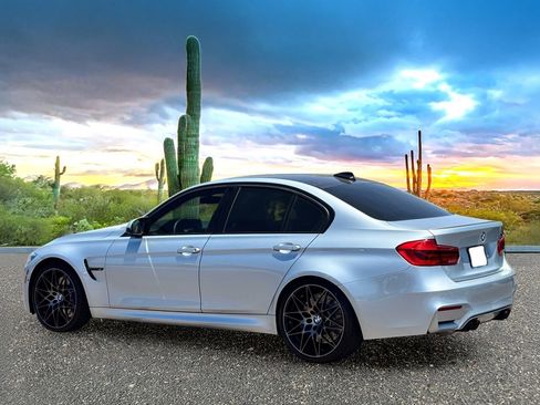 Used 2018 BMW M3 RWD image 4