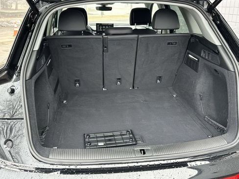 Used 2023 Audi Q5 2.0T Premium w/ Convenience Package image 14