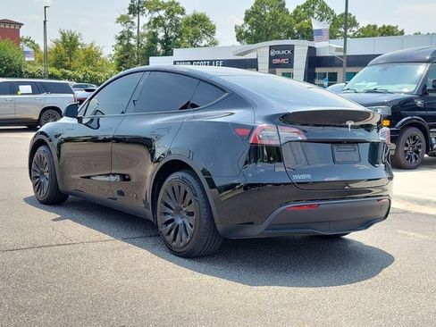 Used 2023 Tesla Model Y Long Range AWD/4WD image 3