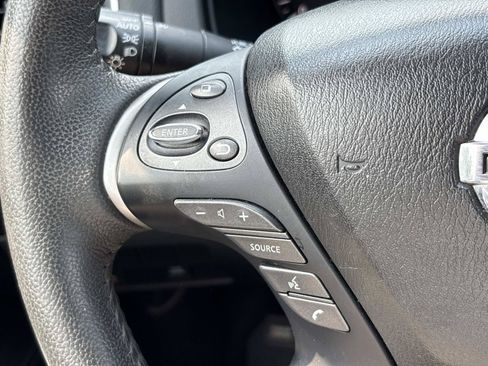 Used 2019 Nissan Pathfinder SV AWD/4WD image 17
