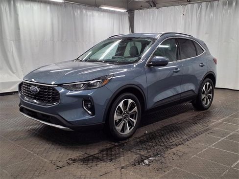 Certified 2023 Ford Escape Platinum w/ Premium Technology Package image 28