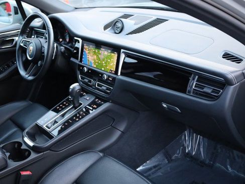 Used 2023 Porsche Macan S image 49