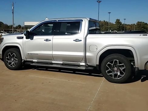 Used 2022 GMC Sierra 1500 SLT w/ SLT Premium Plus Package AWD/4WD image 6