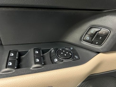 Used 2024 Ford Expedition Limited image 12