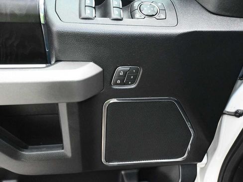 Used 2018 Ford F150 Platinum w/ Equipment Group 701A Luxury AWD/4WD image 11