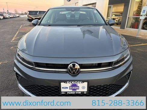 New 2026 Volkswagen Jetta SE image 2