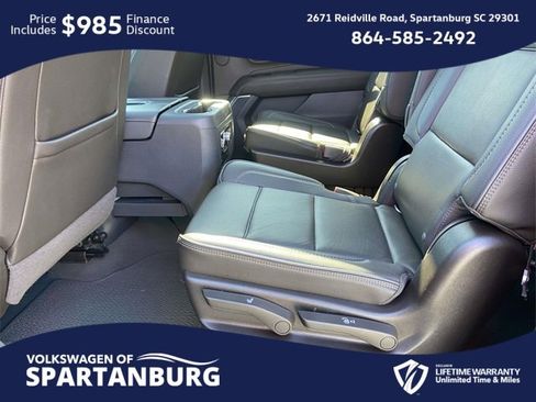 Used 2022 GMC Yukon XL Denali w/ Denali Premium Package image 10