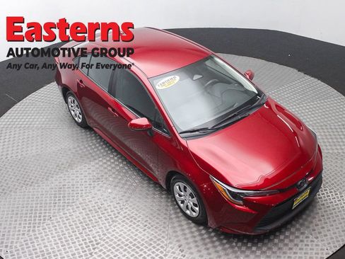 Used 2025 Toyota Corolla LE FWD image 3