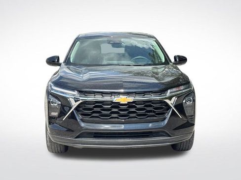 Used 2024 Chevrolet Trax LS w/ LS Convenience Package FWD image 10