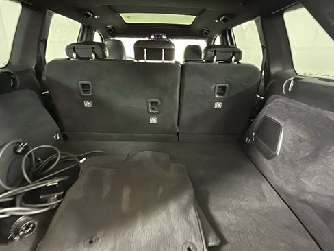 Used 2023 Jeep Grand Cherokee Overland AWD/4WD image 33