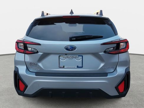 Used 2025 Subaru Crosstrek 2.0i Premium image 6