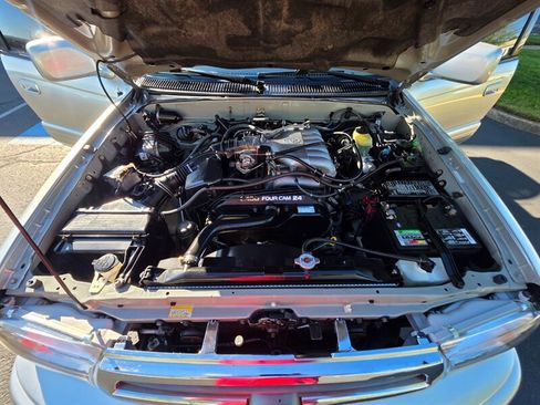 Used 2000 Toyota 4Runner Limited AWD/4WD image 32