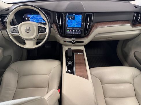Used 2022 Volvo XC60 B5 Momentum w/ Climate Package AWD/4WD image 14