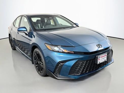 Certified 2025 Toyota Camry SE w/ Convenience Package AWD/4WD image 9