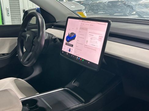 Used 2021 Tesla Model Y Performance image 29