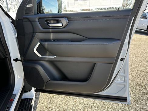 New 2026 Nissan Armada Platinum Reserve w/ Accent Package image 14