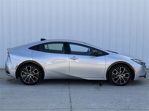 Used 2025 Toyota Prius Limited image 3