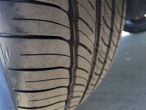 Used 2023 BMW iX xDrive50 image 19