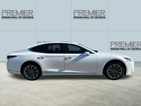 Used 2018 Lexus LS 500h image 4