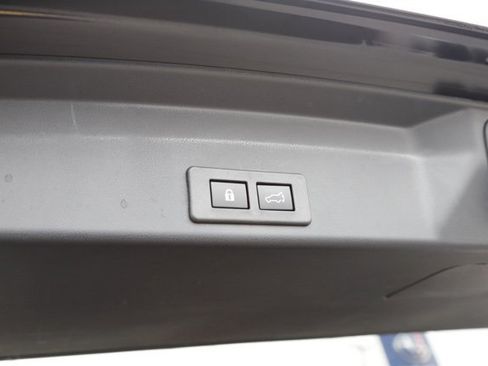 Used 2024 Subaru Ascent Premium w/ Convenience Package image 6