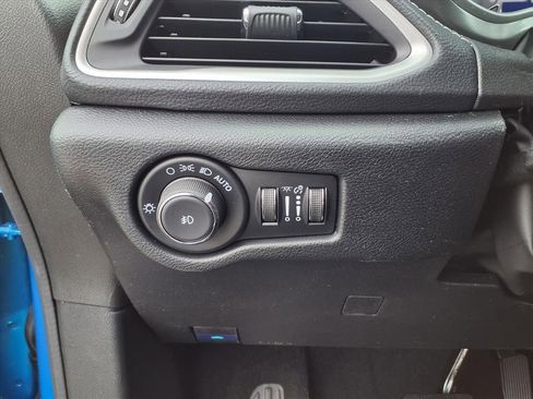 New 2026 Chrysler Pacifica Select image 13