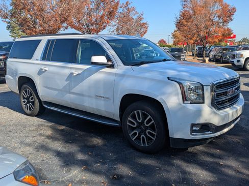 Used 2020 GMC Yukon XL SLT w/ Open Road Package image 2