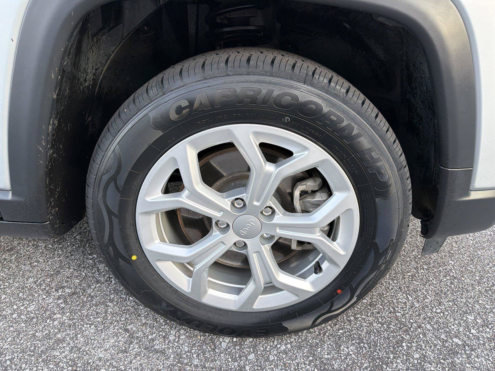 Used 2024 Jeep Compass Latitude AWD/4WD image 11