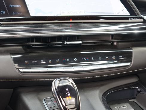 Used 2024 Cadillac Escalade V AWD/4WD image 28