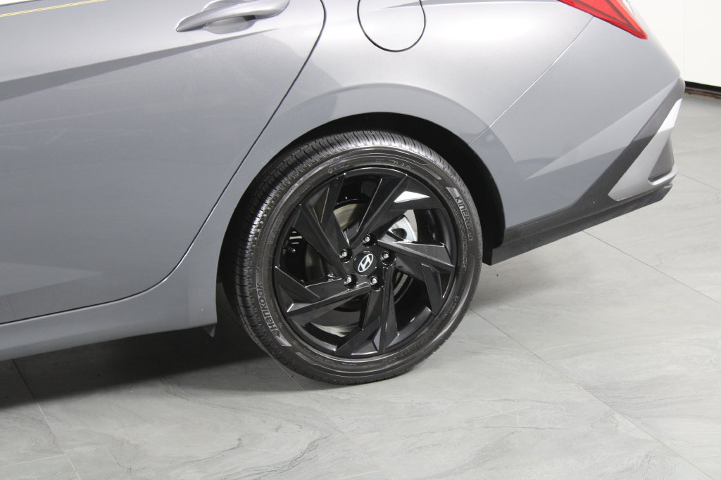 Certified 2026 Hyundai Elantra SEL Sport Premium FWD image 15