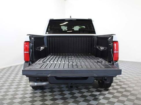 Used 2024 Toyota Tacoma SR AWD/4WD image 15