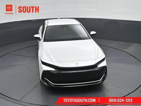 Used 2024 Toyota Crown AWD/4WD image 50