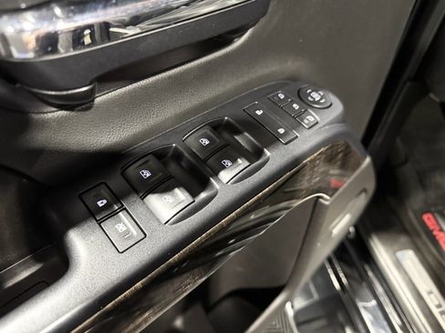 Used 2015 GMC Sierra 2500 Denali w/ Duramax Plus Package image 20