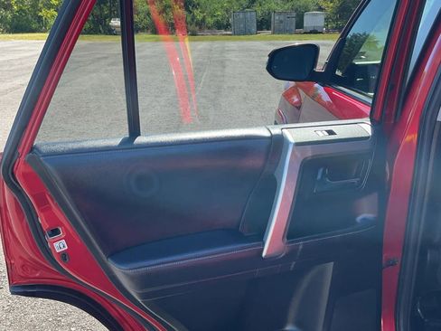 Used 2020 Toyota 4Runner Limited image 39