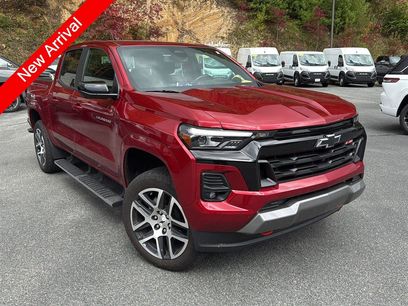 Used 2024 Chevrolet Colorado Z71 w/ Z71 Convenience Package 2