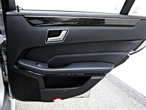 Used 2015 Mercedes-Benz E 350 4MATIC Sedan image 12